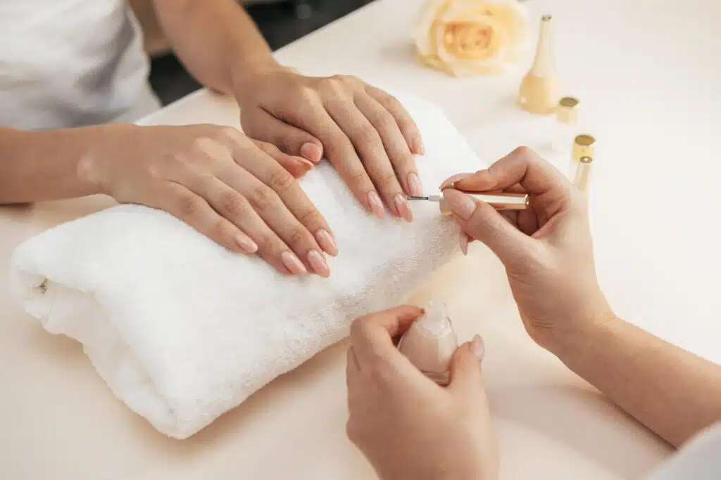 manucure beauté des mains ongles