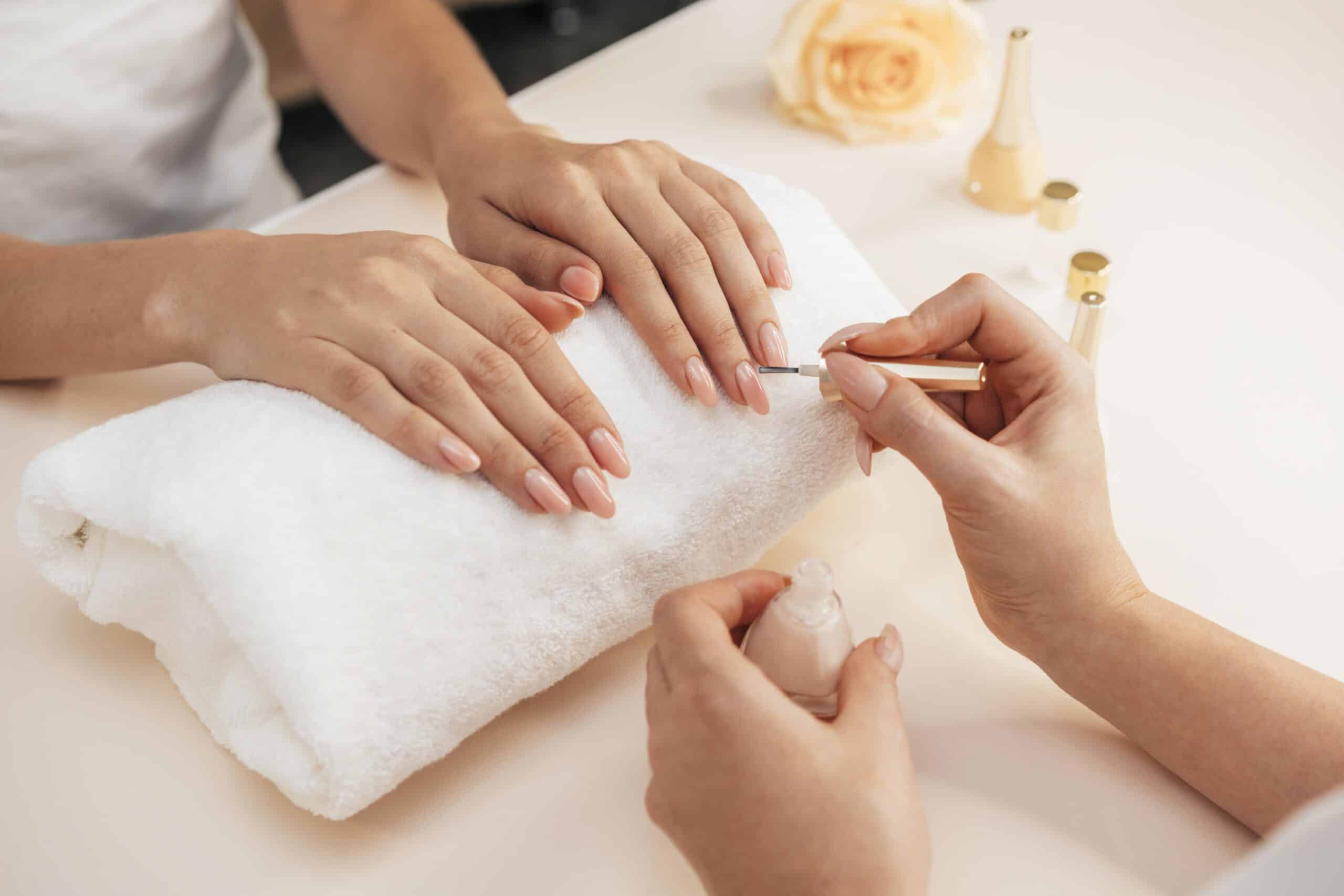 manucure beauté des mains ongles